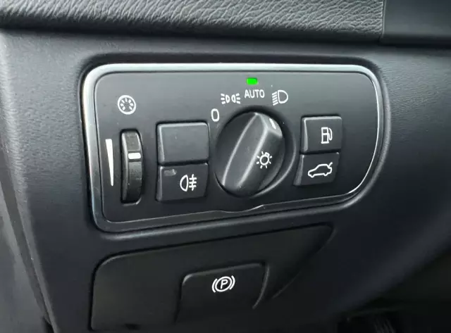 VOLVO V60 D4 Drive-E Momentum