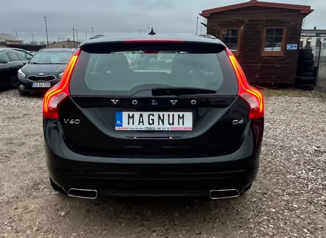 VOLVO V60 D4 Drive-E Momentum