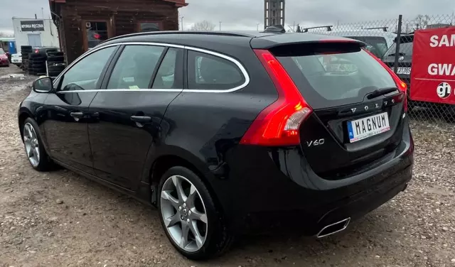 VOLVO V60 D4 Drive-E Momentum