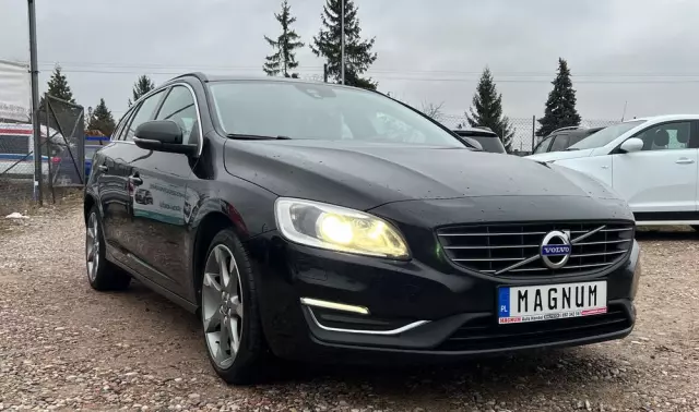VOLVO V60 D4 Drive-E Momentum