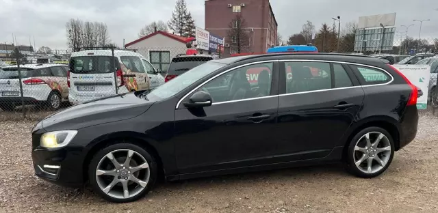 VOLVO V60 D4 Drive-E Momentum