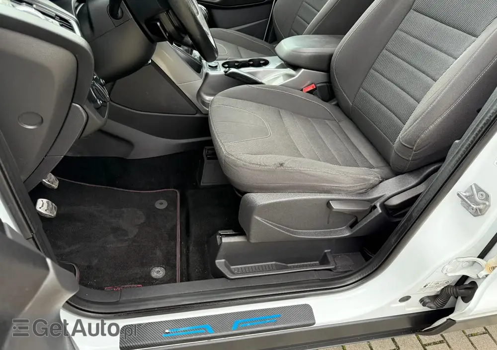 FORD Kuga 1.6 EcoBoost 2x4 Titanium