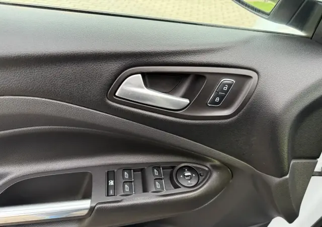 FORD Kuga 1.6 EcoBoost 2x4 Titanium