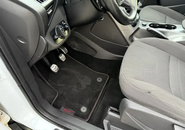 FORD Kuga 1.6 EcoBoost 2x4 Titanium