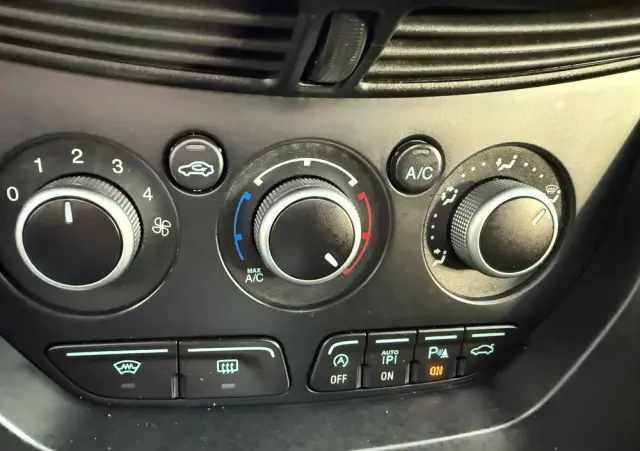 FORD Kuga 1.6 EcoBoost 2x4 Titanium