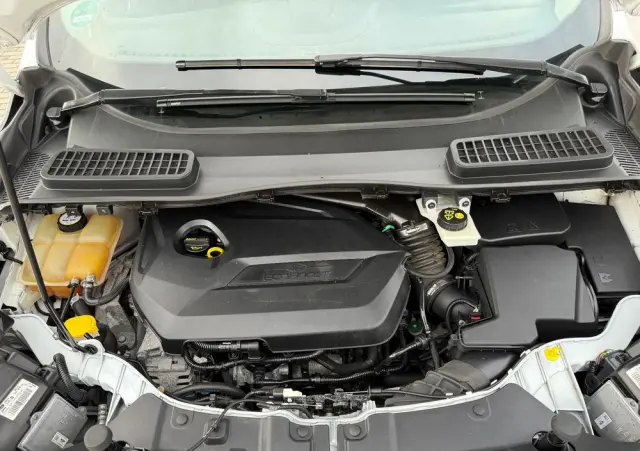 FORD Kuga 1.6 EcoBoost 2x4 Titanium