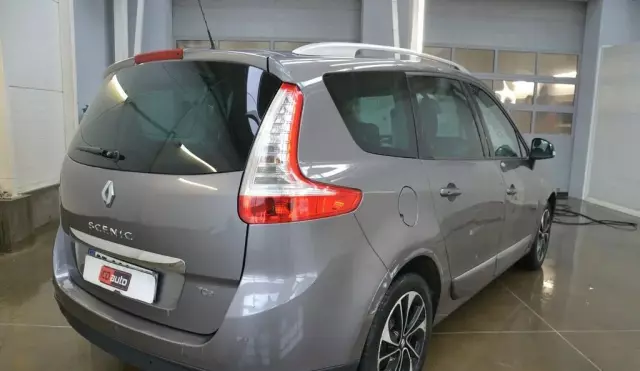 RENAULT Grand Scenic 