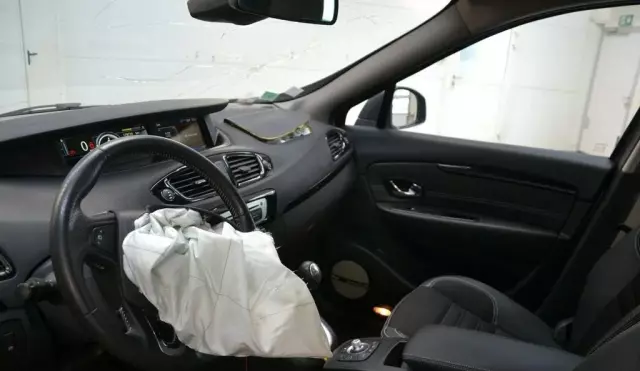 RENAULT Grand Scenic 