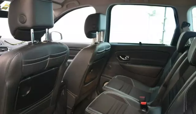 RENAULT Grand Scenic 