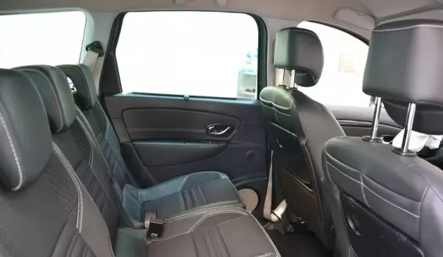 RENAULT Grand Scenic 