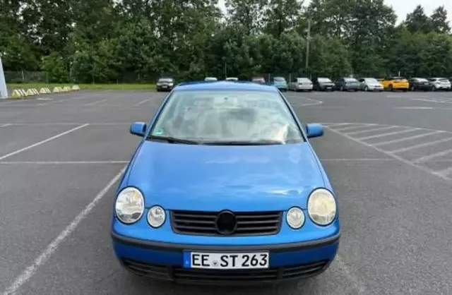VOLKSWAGEN Polo 