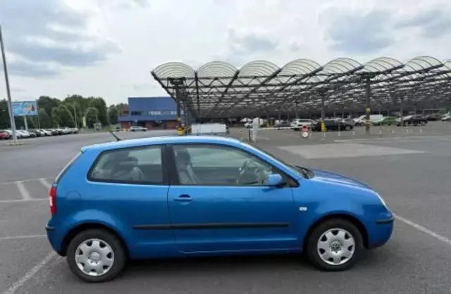 VOLKSWAGEN Polo 