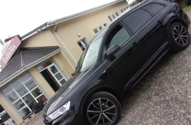 AUDI Q7 