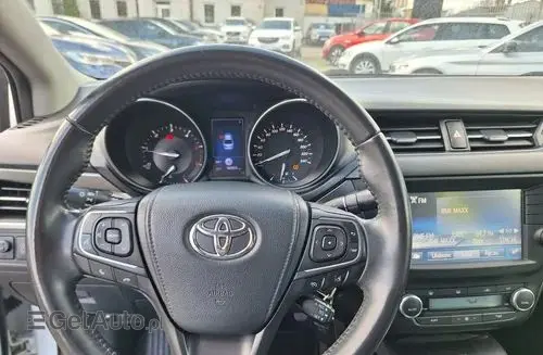 TOYOTA Avensis 