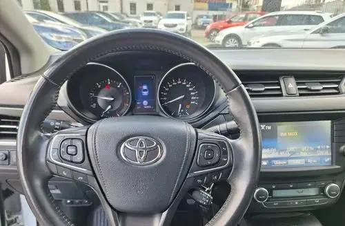 TOYOTA Avensis 