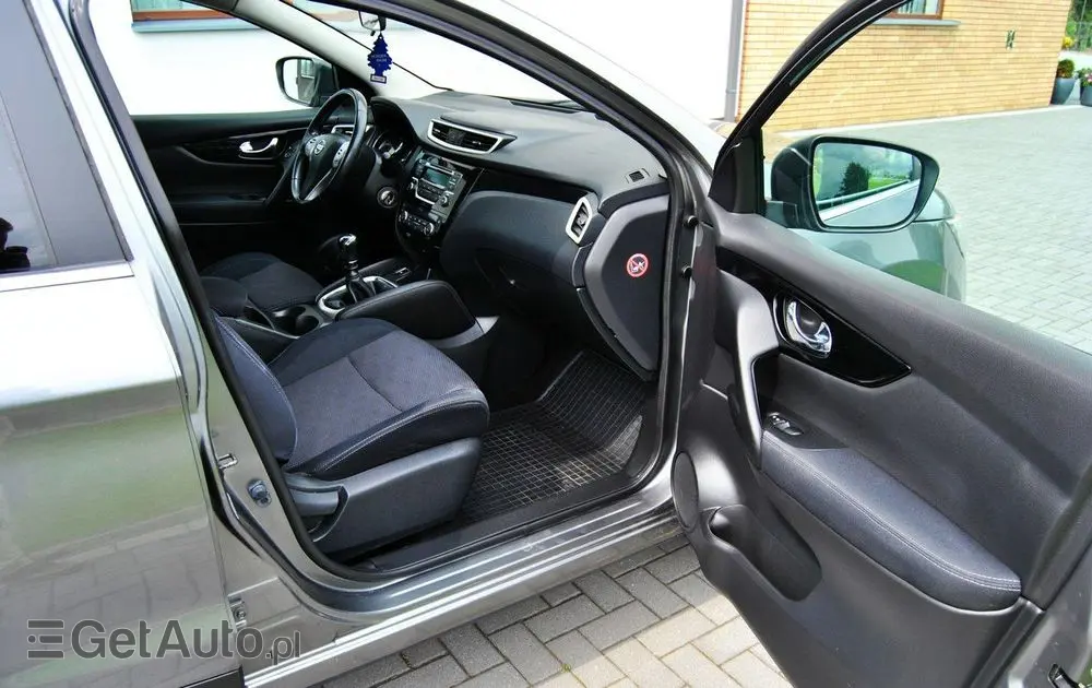 NISSAN Qashqai 1.2 DIG-T Acenta