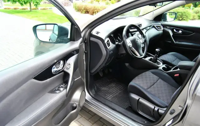 NISSAN Qashqai 1.2 DIG-T Acenta