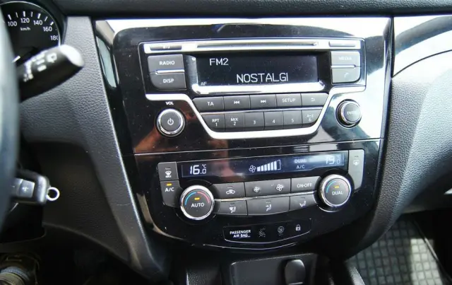 NISSAN Qashqai 1.2 DIG-T Acenta