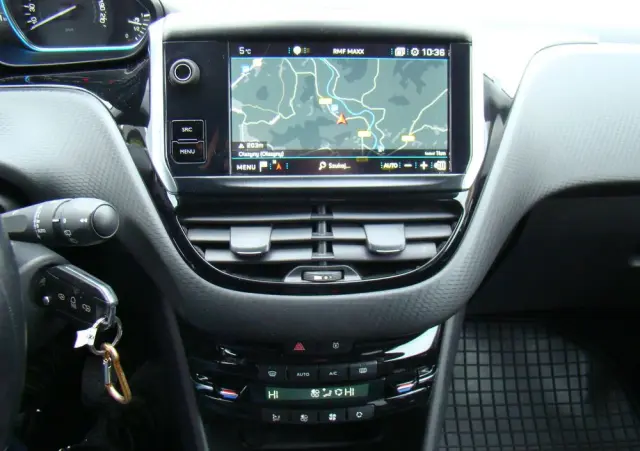 PEUGEOT 2008 1.5 BlueHDi Crossway