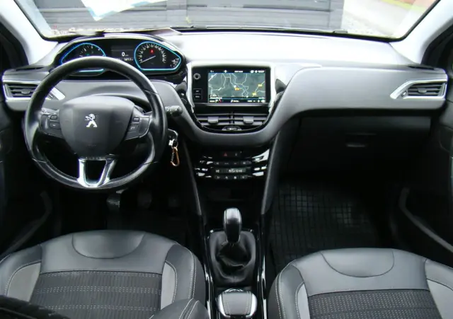PEUGEOT 2008 1.5 BlueHDi Crossway