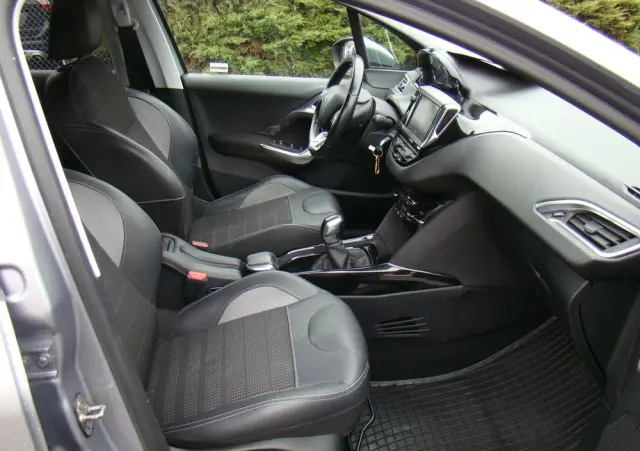 PEUGEOT 2008 1.5 BlueHDi Crossway