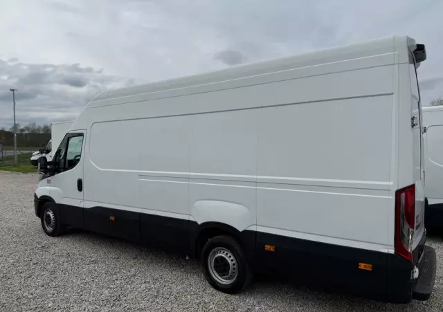 IVECO Daily/35S16/Automat Hi-Matic/furgon Maxi-Maxi/2100 wysoki/Kamera cofania/PDC/Jumbo 