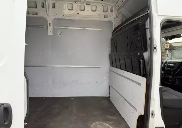 IVECO Daily/35S16/Automat Hi-Matic/furgon Maxi-Maxi/2100 wysoki/Kamera cofania/PDC/Jumbo 