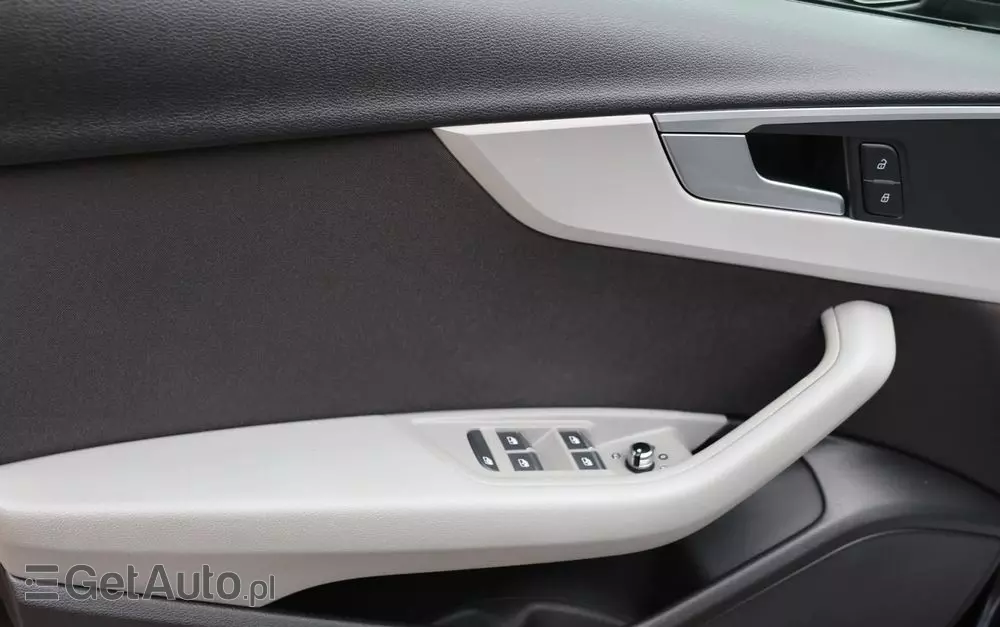 AUDI A4 Avant 2.0 TDI ultra S tronic