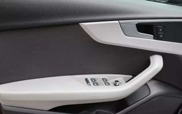 AUDI A4 Avant 2.0 TDI ultra S tronic