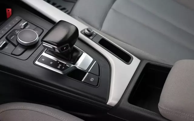 AUDI A4 Avant 2.0 TDI ultra S tronic