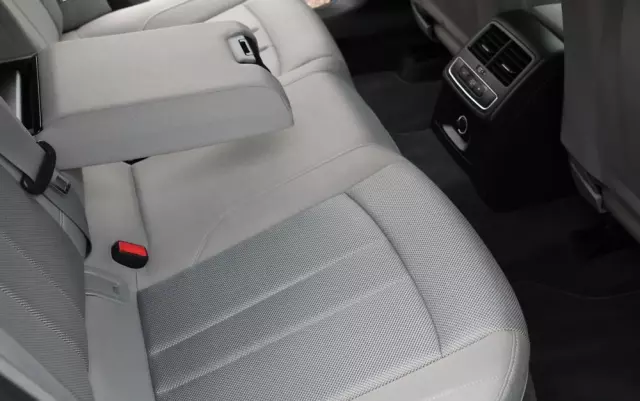 AUDI A4 Avant 2.0 TDI ultra S tronic