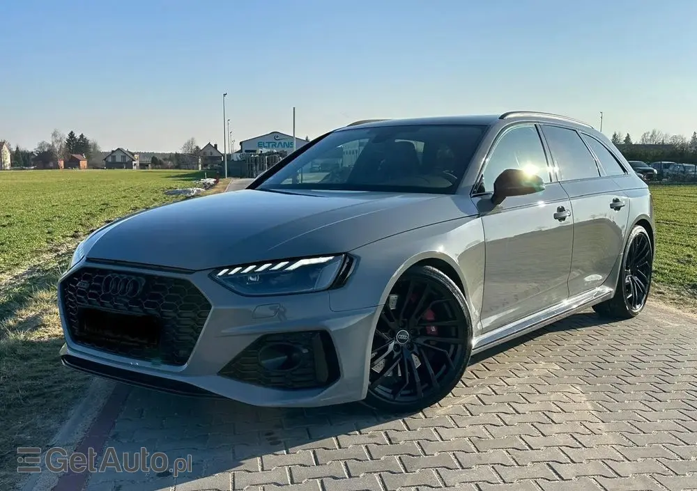 AUDI RS4 Avant 