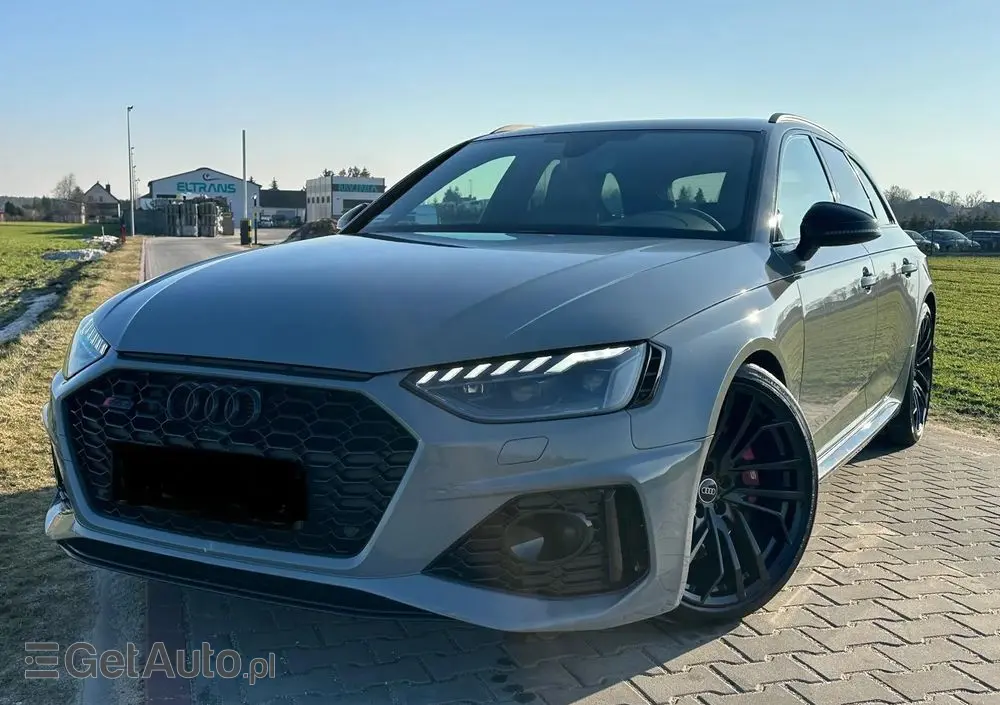 AUDI RS4 Avant 