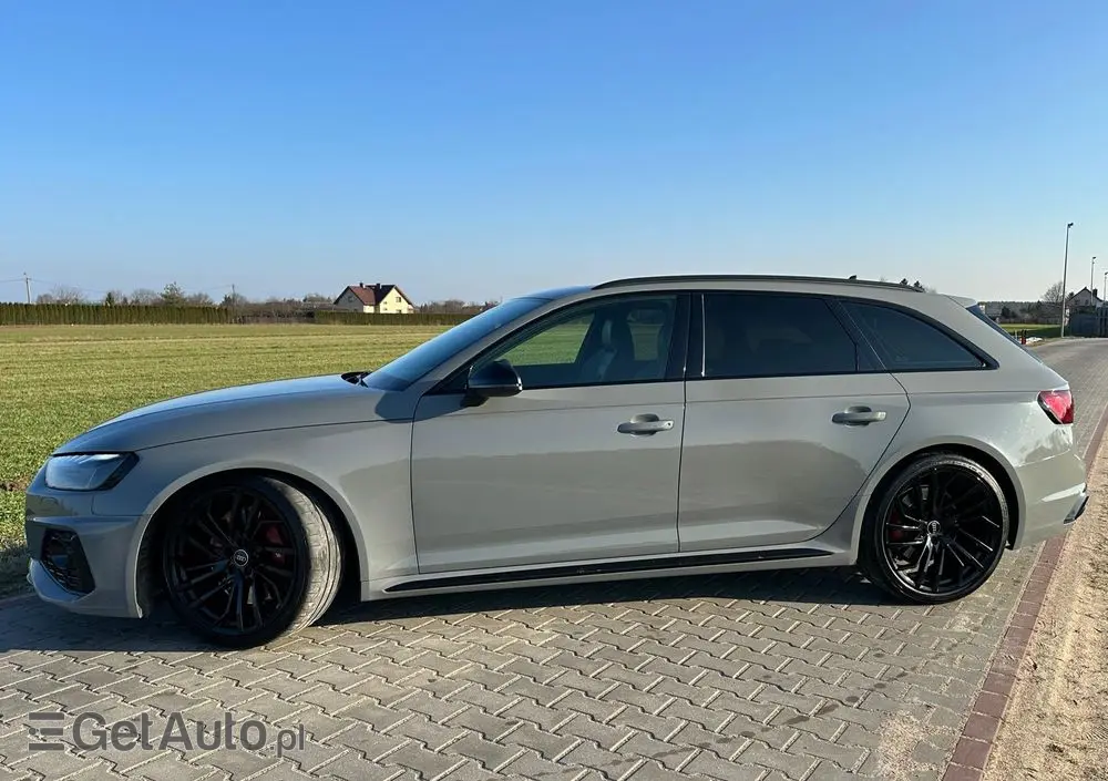 AUDI RS4 Avant 