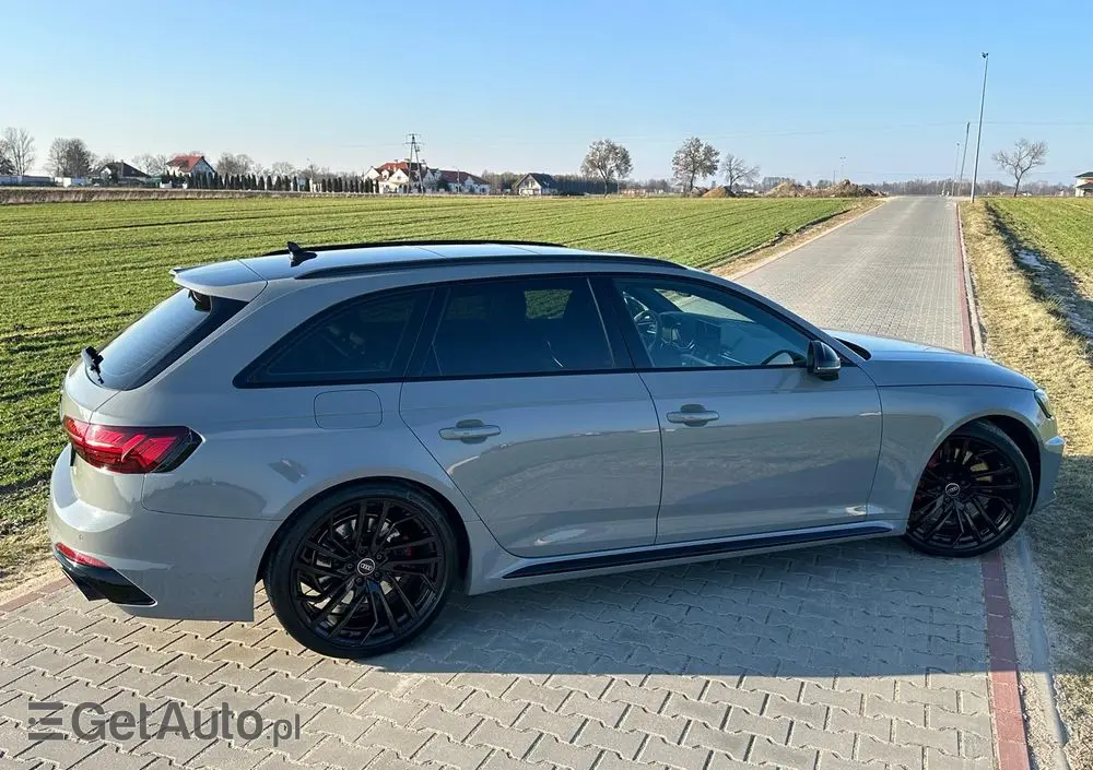 AUDI RS4 Avant 
