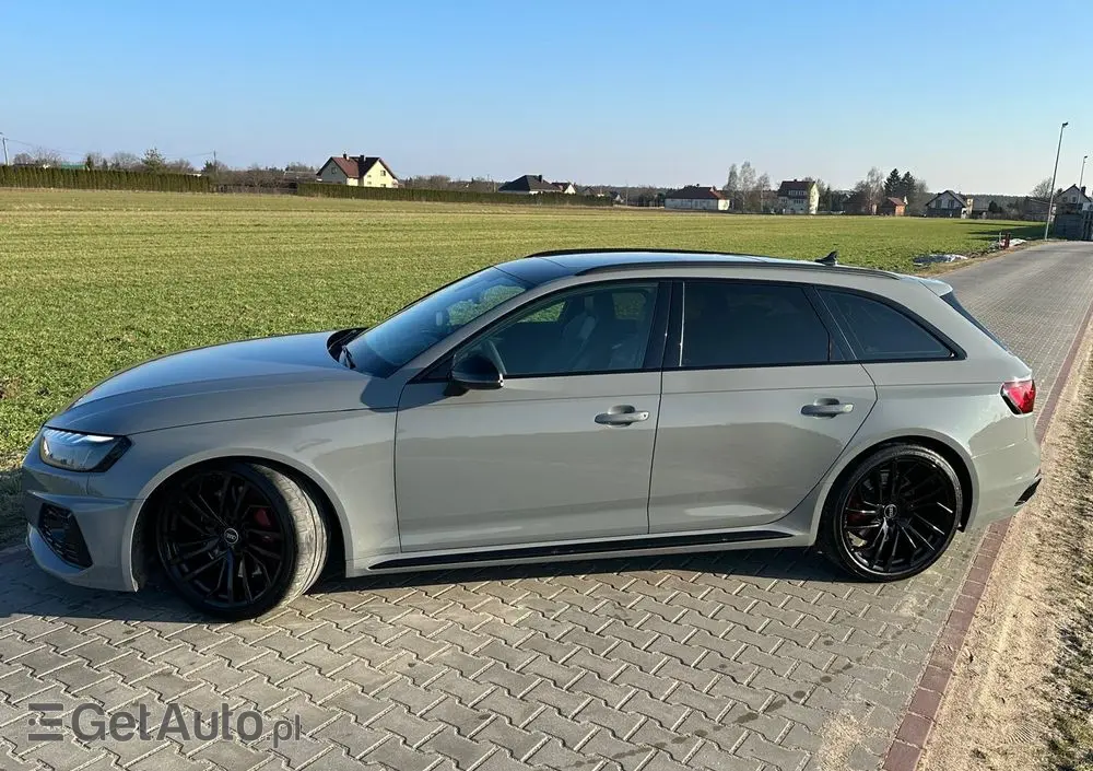 AUDI RS4 Avant 