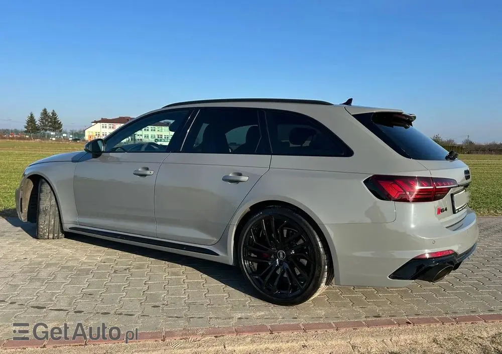 AUDI RS4 Avant 