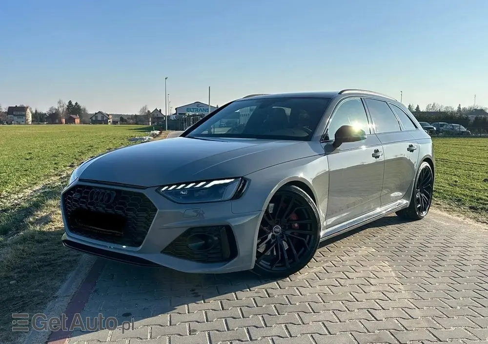 AUDI RS4 Avant 