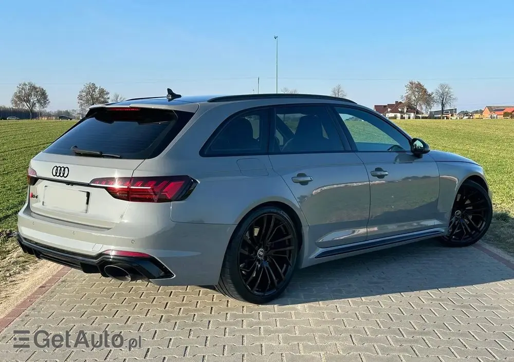 AUDI RS4 Avant 