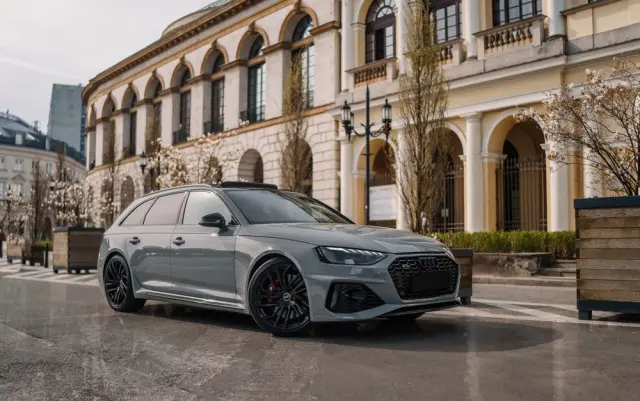 AUDI RS4 Avant 