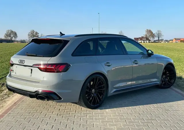 AUDI RS4 Avant 