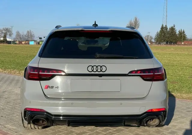 AUDI RS4 Avant 