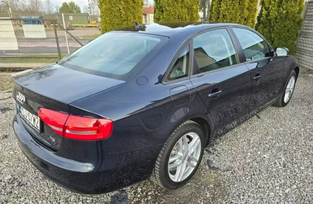 AUDI A4 
