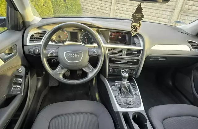 AUDI A4 