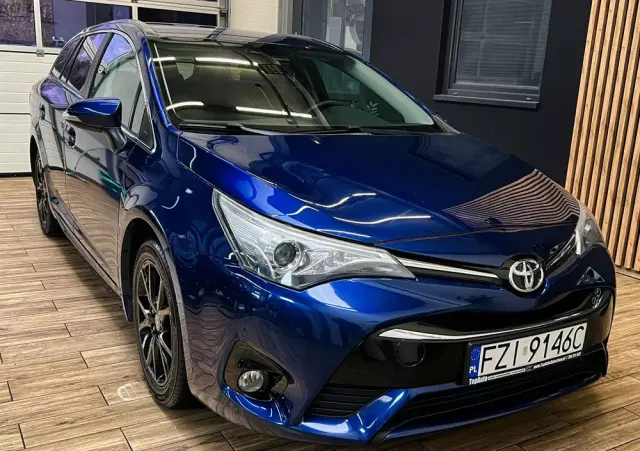 TOYOTA Avensis 2.0 D-4D Premium
