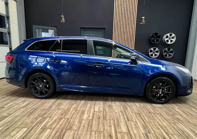 TOYOTA Avensis 2.0 D-4D Premium