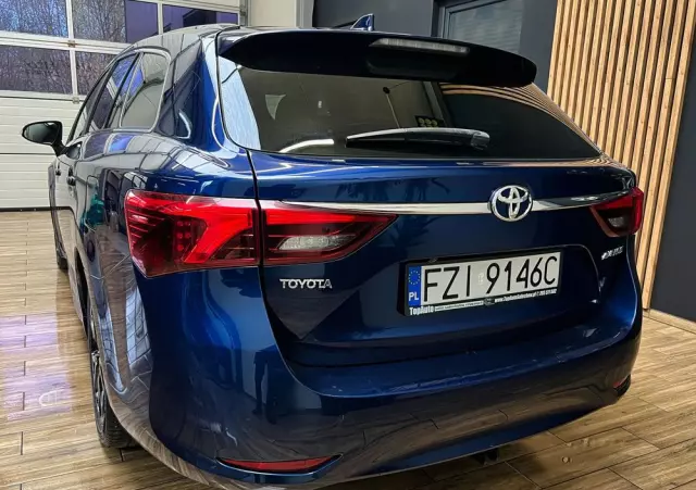 TOYOTA Avensis 2.0 D-4D Premium