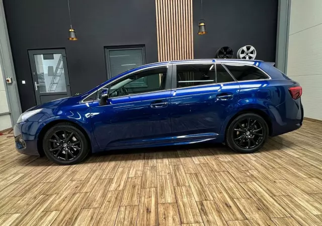 TOYOTA Avensis 2.0 D-4D Premium