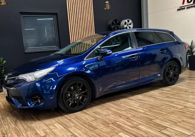 TOYOTA Avensis 2.0 D-4D Premium
