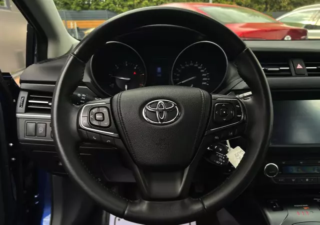 TOYOTA Avensis 2.0 D-4D Premium